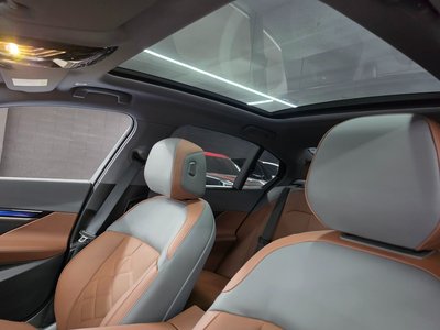 2025 BMW 5 SERIES thumbnail 17