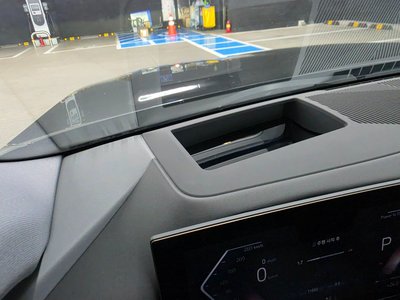 2025 BMW 5 SERIES thumbnail 12