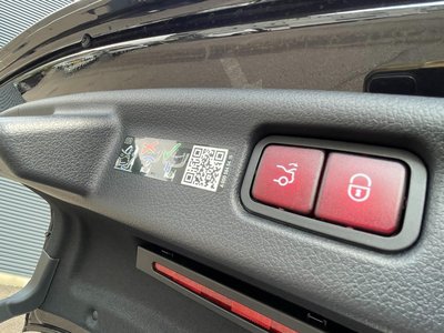 2025 Mercedes-BENZ C-CLASS — миниатюра 34