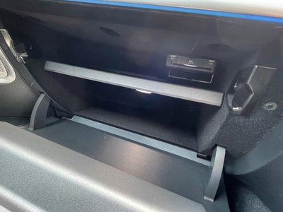 2025 Mercedes-BENZ C-CLASS — миниатюра 19