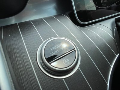 2025 Mercedes-BENZ C-CLASS — фото 10
