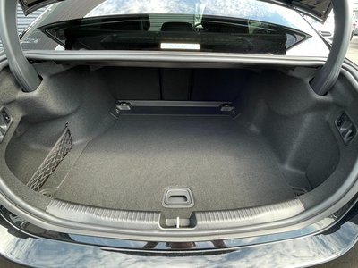 2025 Mercedes-BENZ C-CLASS — миниатюра 31
