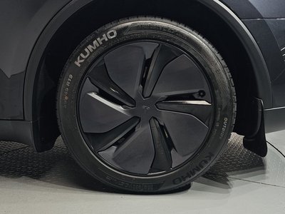 TESLA MODEL Y - 8