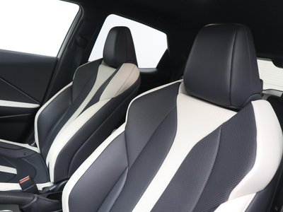 2025 Lexus LBX 照片 16