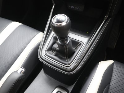 2025 Lexus LBX 缩略图 33