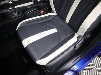 2025 Lexus LBX 缩略图 17