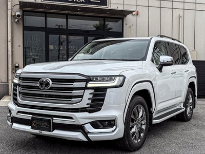 TOYOTA LAND CRUISER 300