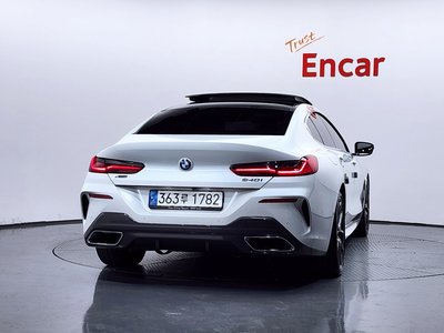 2022 BMW 8 SERIES photo 3