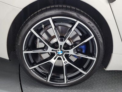 2022 BMW 8 SERIES photo 6