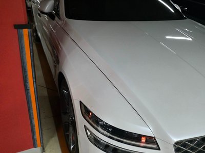 GENESIS G80 (RG3) - 2