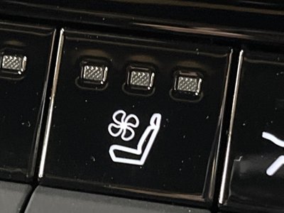 TOYOTA CROWN SPORT - 9