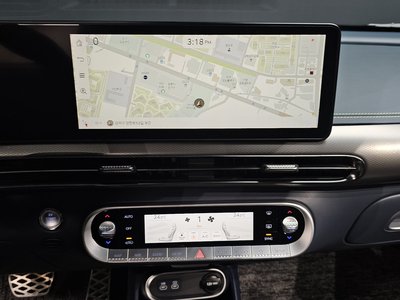 2022 Genesis GV60 — миниатюра 14