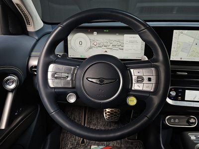 2022 Genesis GV60 — миниатюра 13