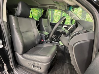 TOYOTA LAND CRUISER PRADO - 8