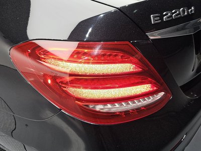 MERCEDES-BENZ E-CLASS - 10