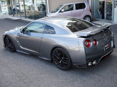 NISSAN GT-R - 4