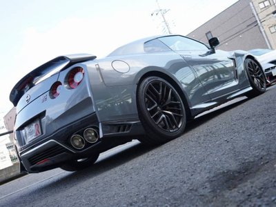 NISSAN GT-R - 6