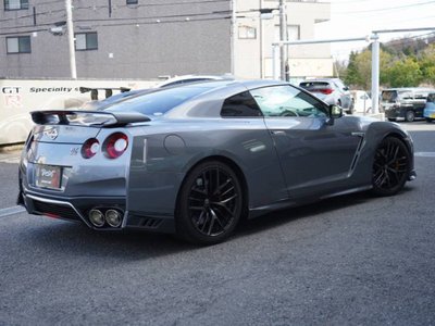 NISSAN GT-R - 2