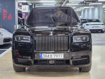 2023 ROLLS-ROYCE CULLINAN photo 2