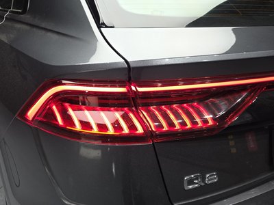 AUDI Q8 - 10