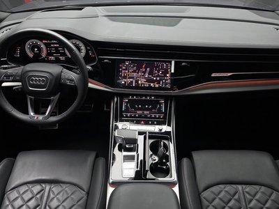 AUDI Q8 - 5