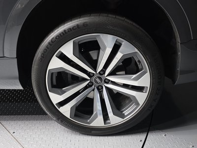 AUDI Q8 - 8