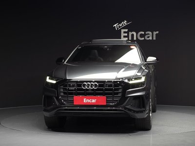 AUDI Q8 - 2