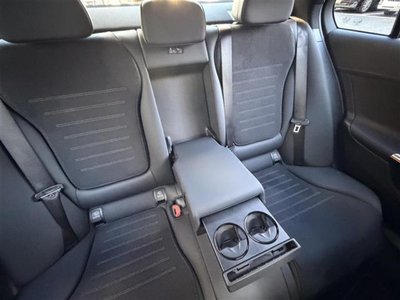 صورة مصغرة 35 لـ 2025 Mercedes-BENZ C-CLASS