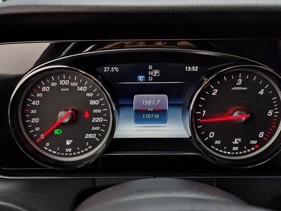 MERCEDES-BENZ E-CLASS - 8