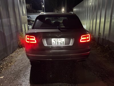 BENTLEY BENTAYGA - 8