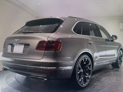 BENTLEY BENTAYGA - 7