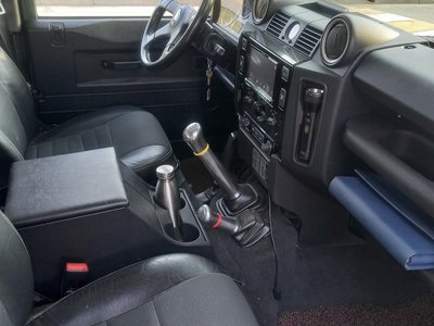 LAND ROVER DEFENDER - 10