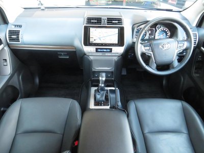 TOYOTA LAND CRUISER PRADO - 3