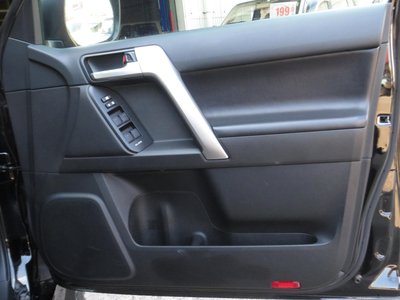 TOYOTA LAND CRUISER PRADO - 9