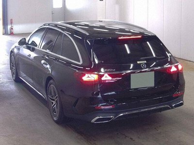 صورة 2 لـ 2025 Mercedes-BENZ E-CLASS