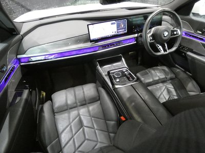 BMW 7 SERIES - 8
