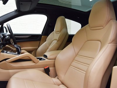 PORSCHE CAYENNE COUPE - 9