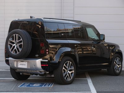 LAND ROVER DEFENDER - 10