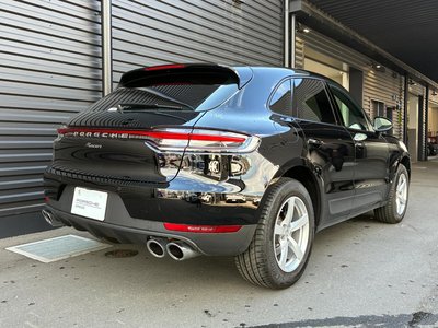 PORSCHE MACAN - 8