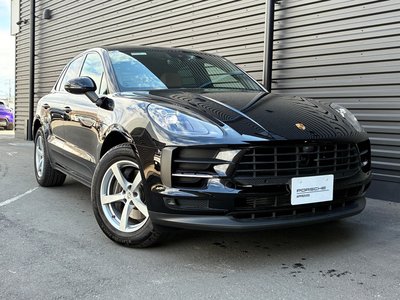 PORSCHE MACAN - 10