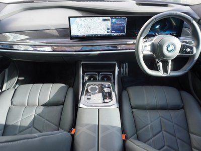 BMW I7 - 7