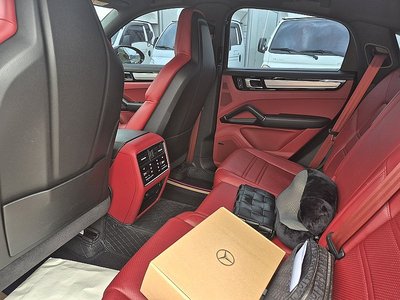 2023 Porsche CAYENNE — миниатюра 16