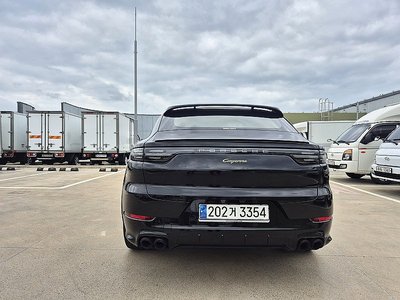 صورة 7 لـ 2023 Porsche CAYENNE