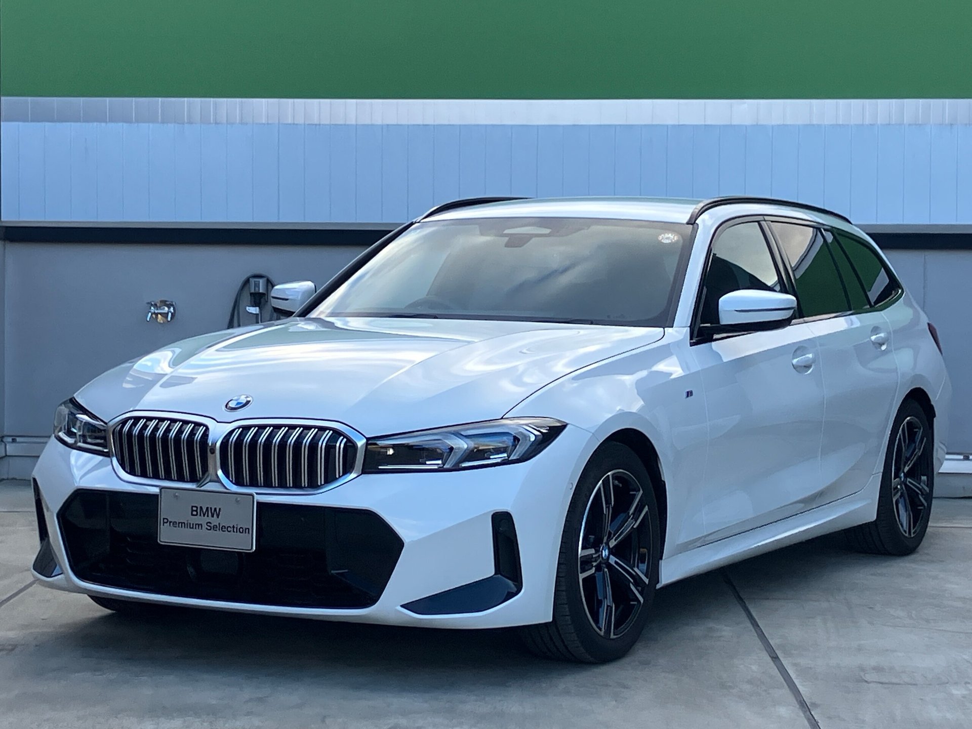 BMW 3 SERIES TOURING - View 1