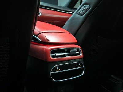 2021 Genesis GV70 thumbnail 23