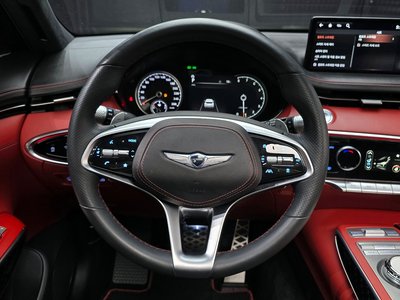 2021 Genesis GV70 thumbnail 18
