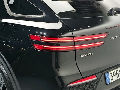 2021 Genesis GV70 — фото 10