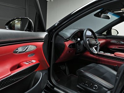 2021 Genesis GV70 thumbnail 13