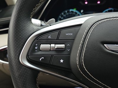 2023 Genesis GV70 thumbnail 28