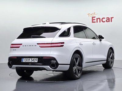صورة 2 لـ 2023 Genesis GV70